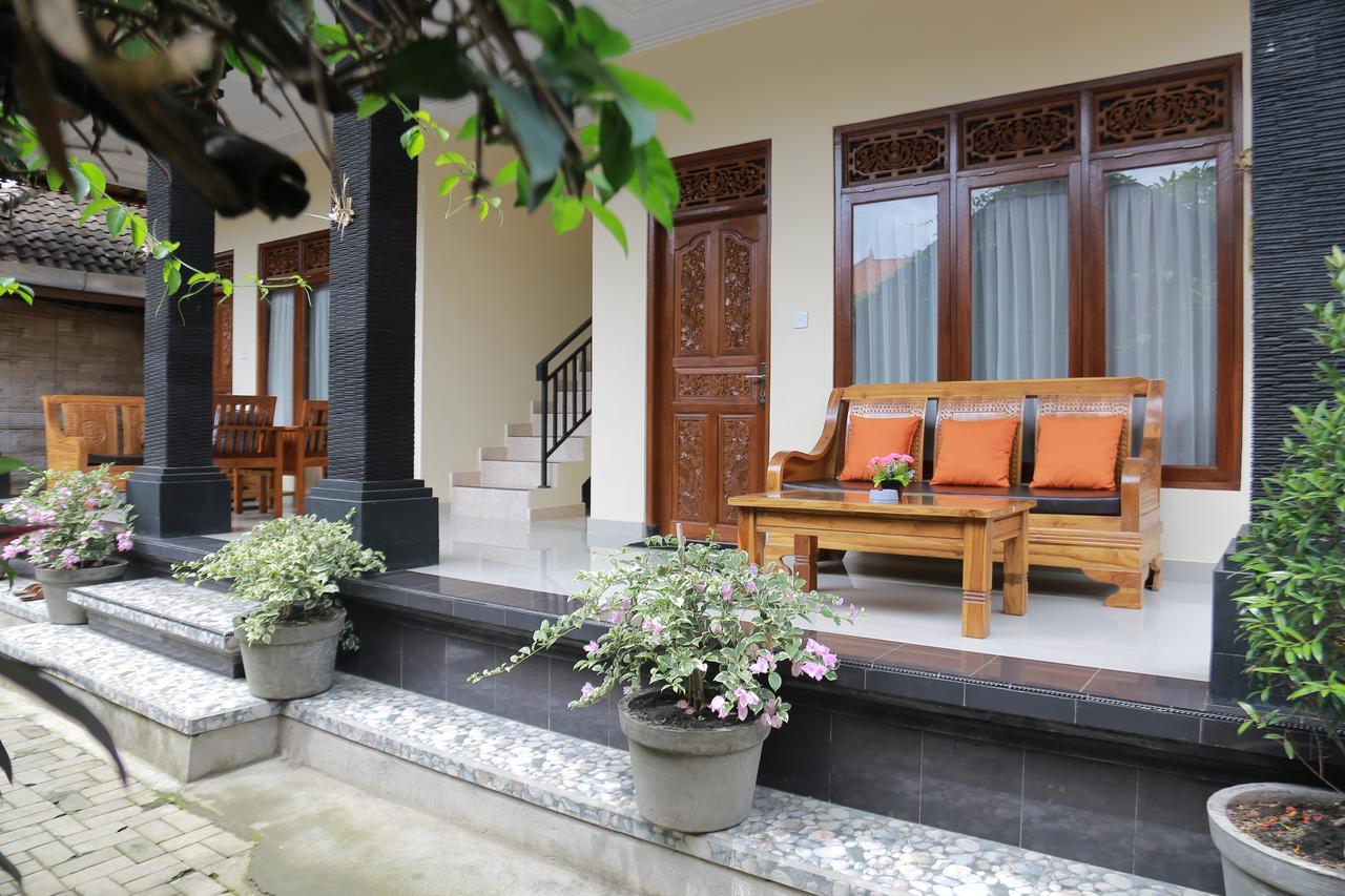 Sadru House Bed & Breakfast Ubud  Bagian luar foto